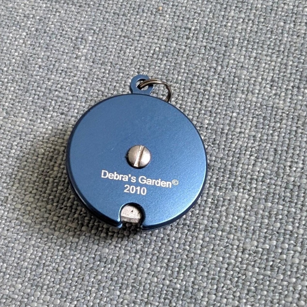 Debra's Garden Cobalt Knitting Row Counter Yarn Cutter Pendant Swarovski‎ 2010
